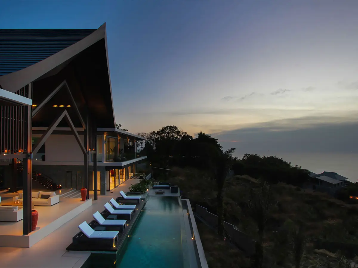 Villa Saan - Side view swimming pool