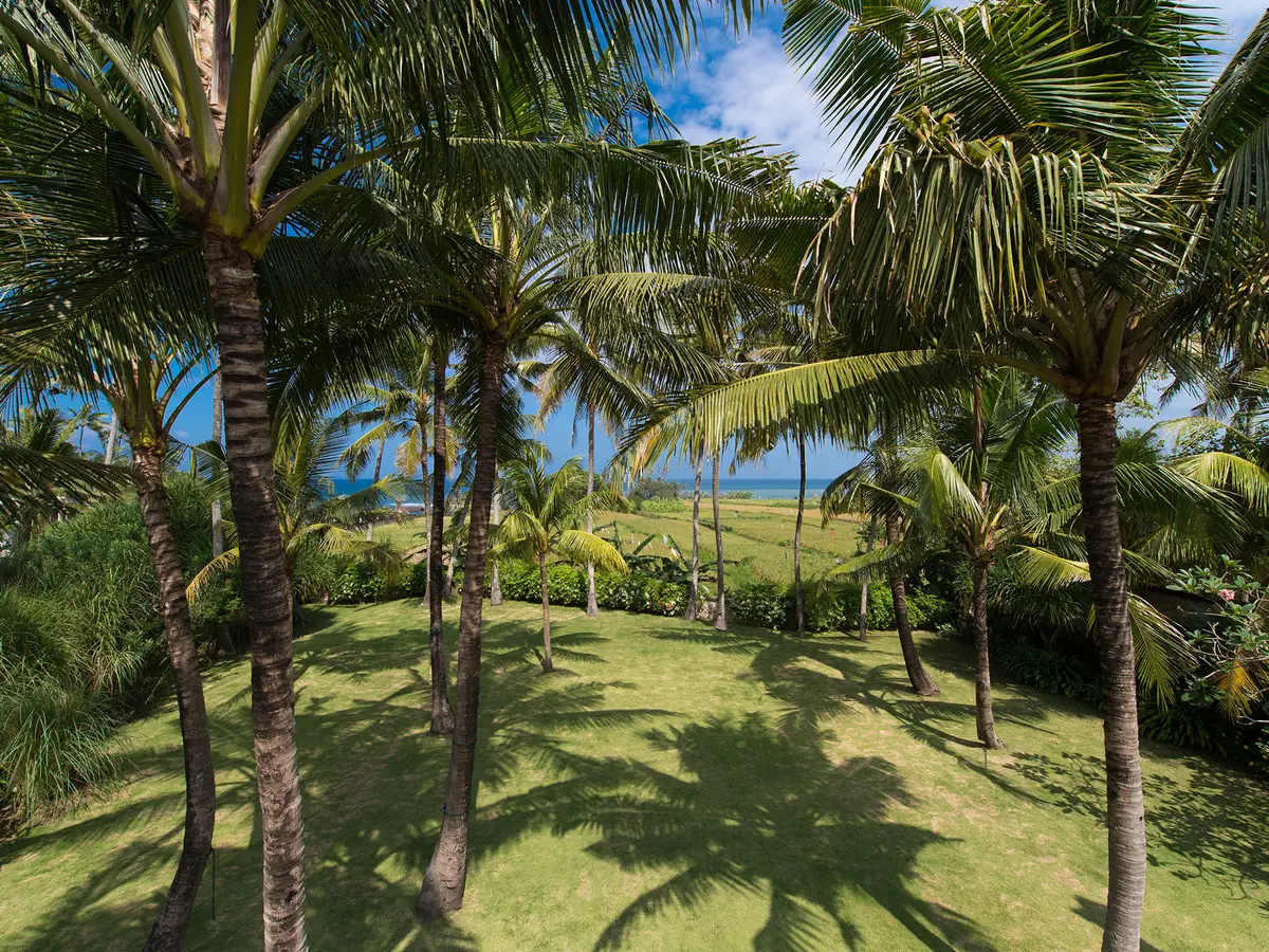 Villa Samadhana - Gardens in front of master suite