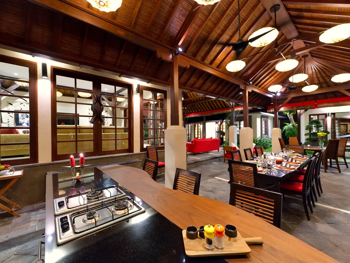 Villa San - Kitchen, dining and media rooms