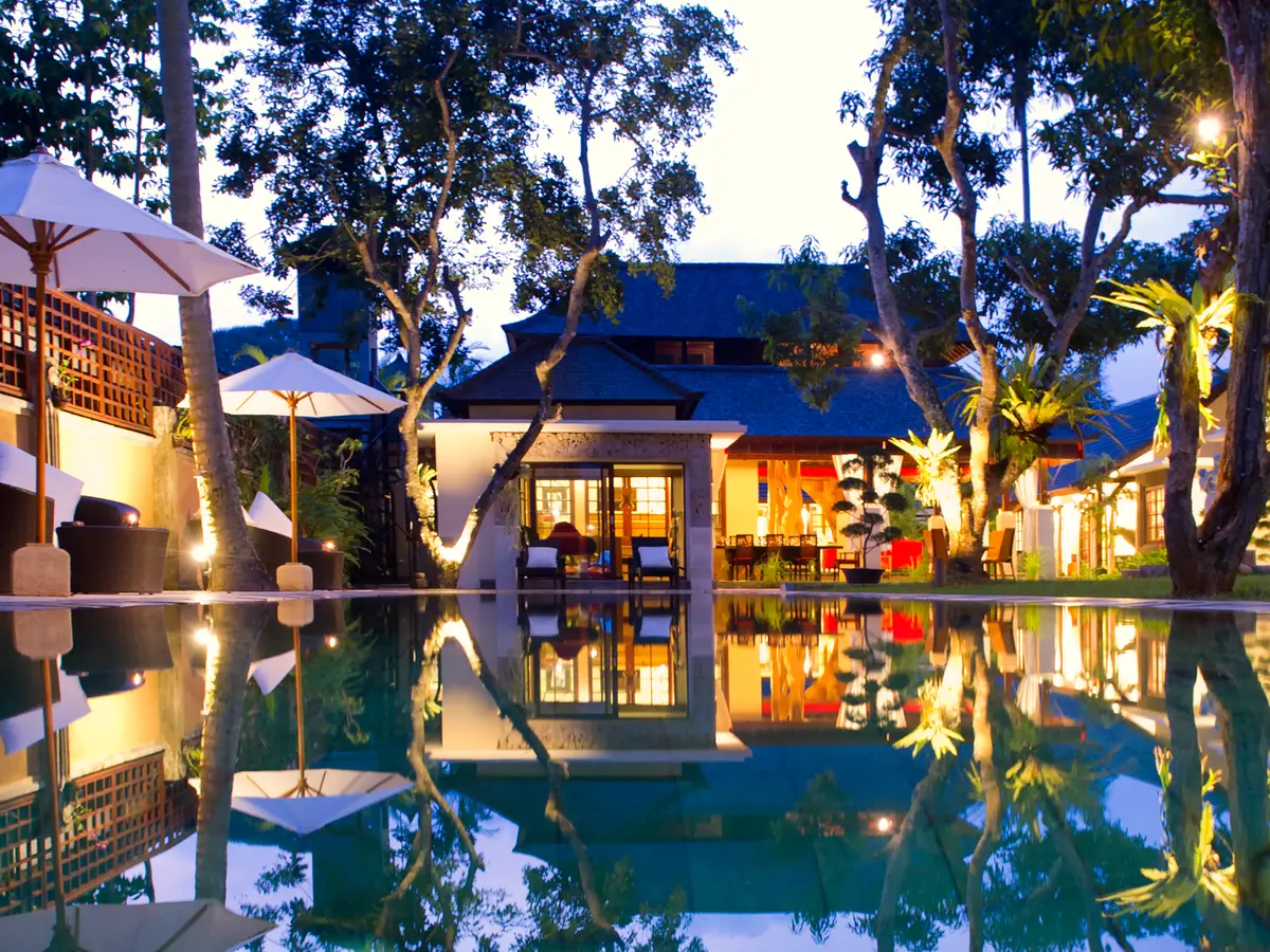 Villa San - Villa at dusk