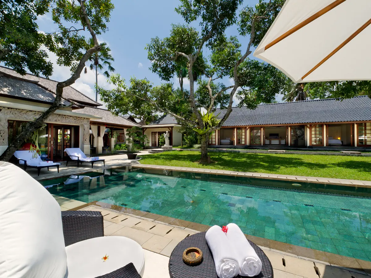 Villa San - Pool chairs