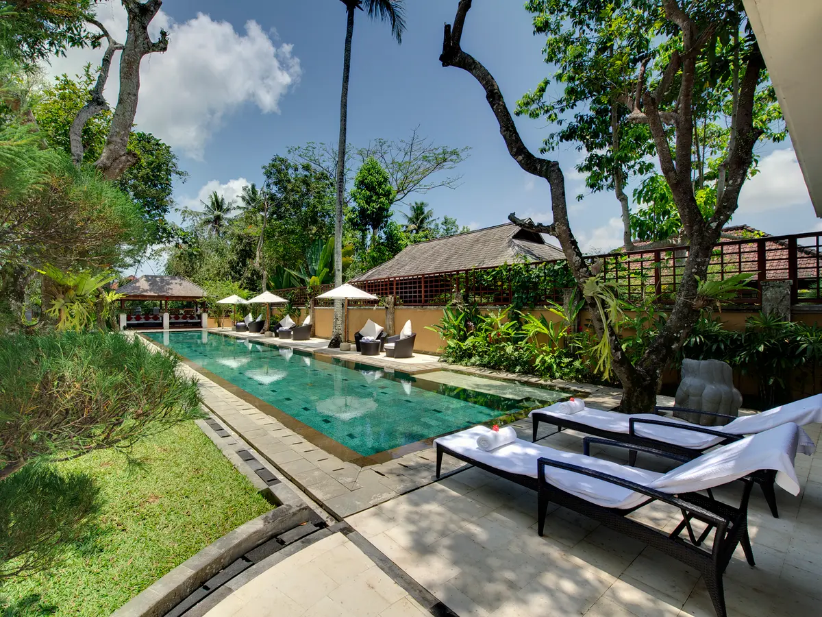Villa San - Pool view from outside dining room