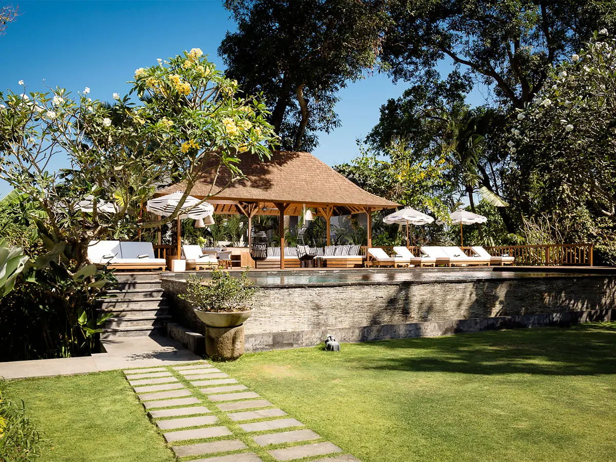 Villa Simona Oasis - Pool and lawn