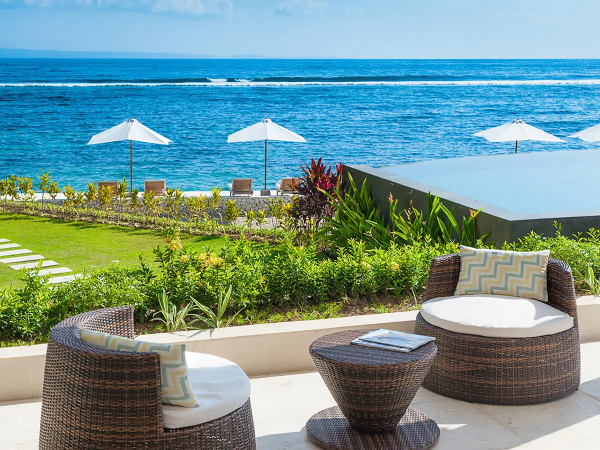 Villa Tirta Nila - View of infinity pool and ocean deck
