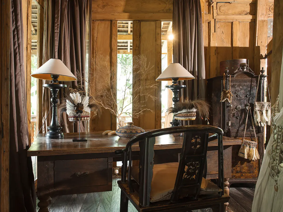 Villa Zelie - Master bedroom work desk