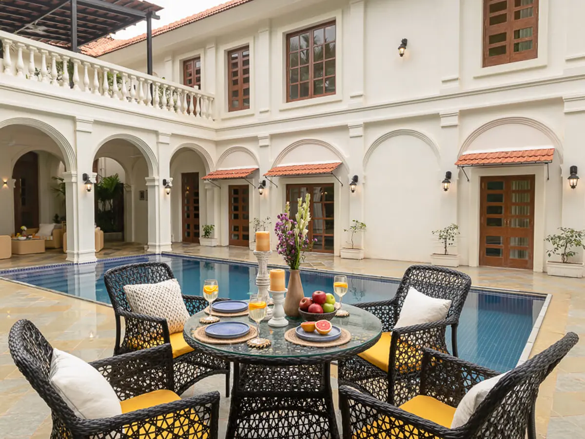 Outdoor Dining Set Up | Villa Brisa by Lohono Stays