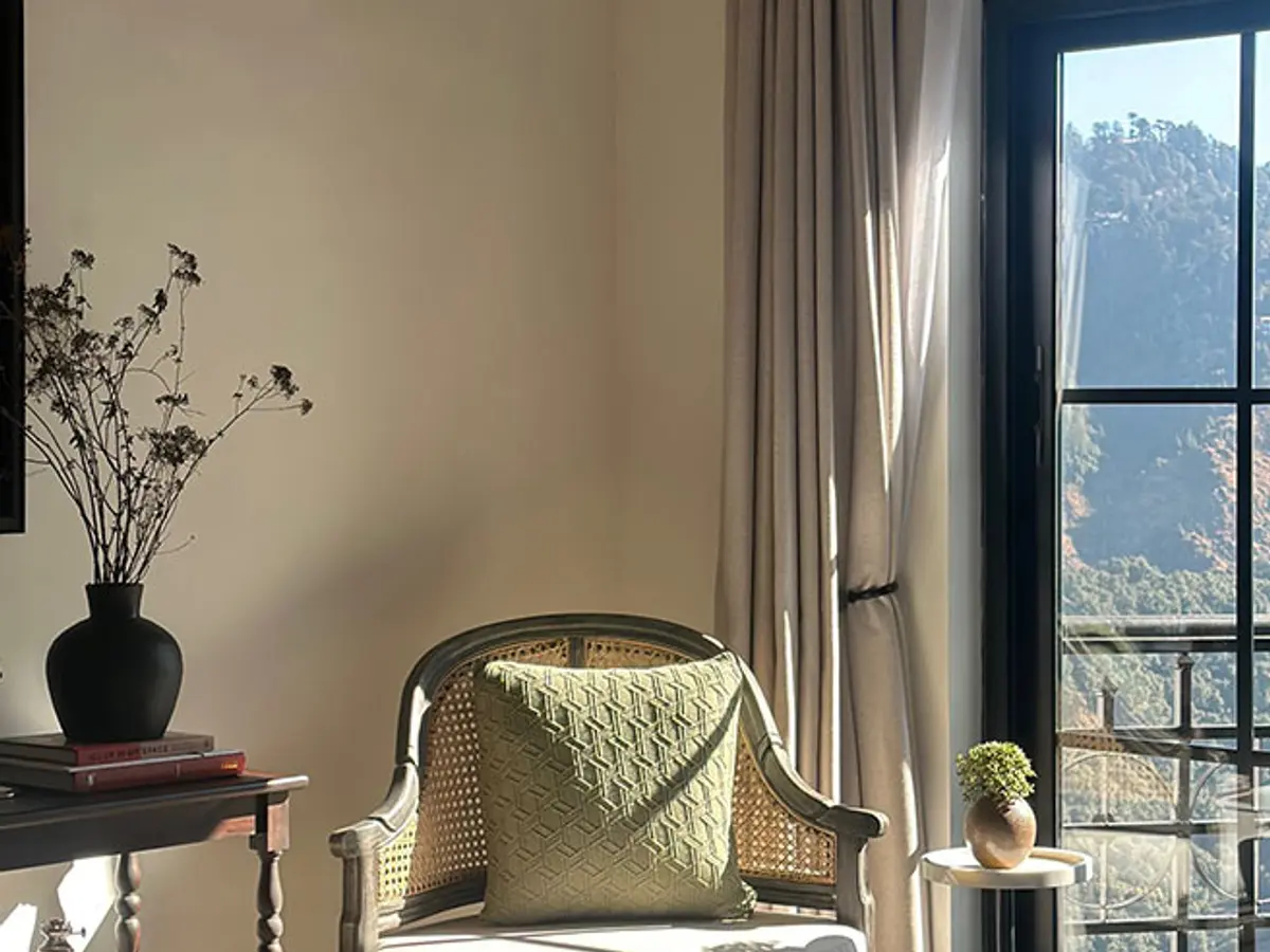 Luxury Bedroom with Balcony | Airyland Estate - Villa in Mussoorie