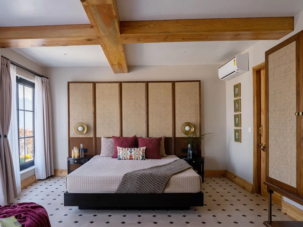 Bedroom with Lawn access - Mussoorie Views | Airyland Estate