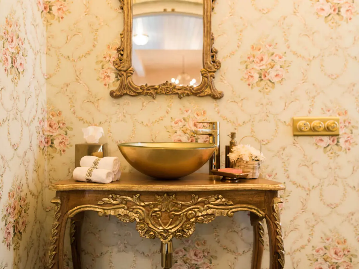 Albany Cottage - Powder Room