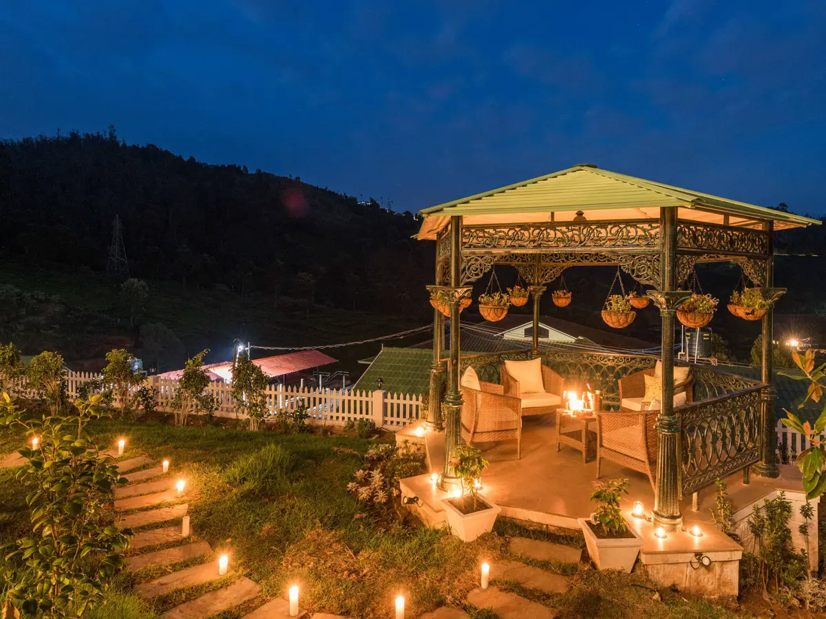 Albany Cottage - Gazebo in Light