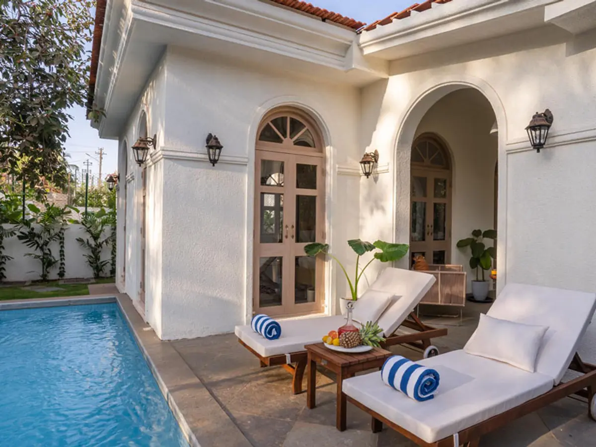 Aurelia Villa D - Poolside