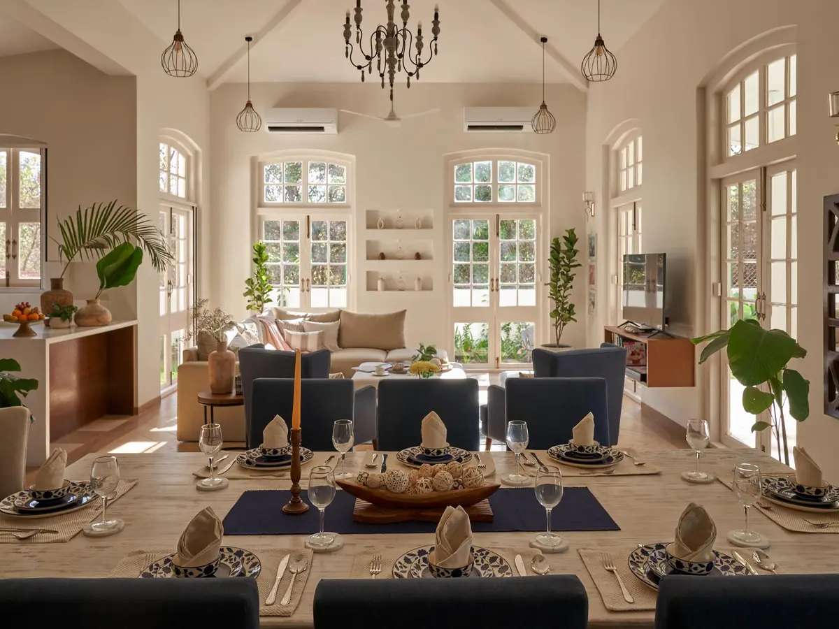 Aurelia Villa E - Dining Area