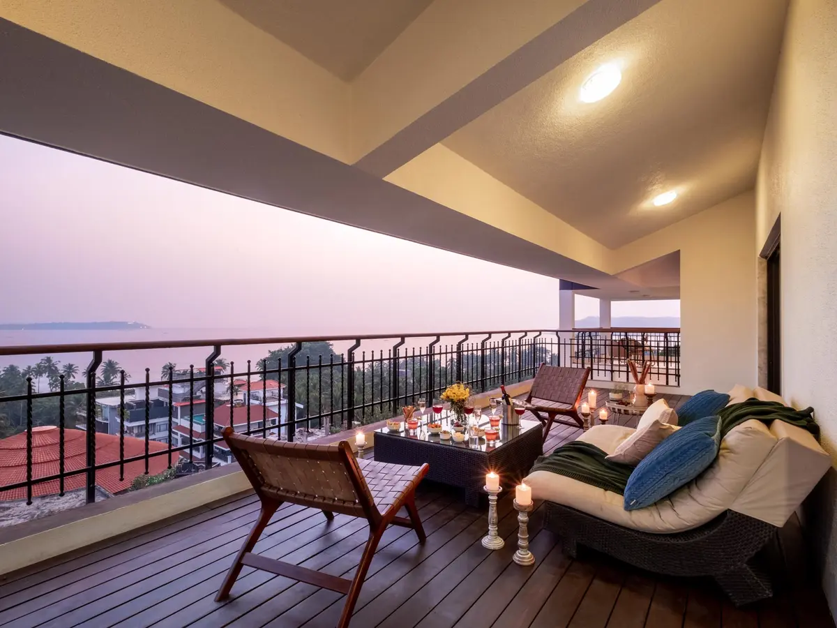 Belas Casas - Upper deck