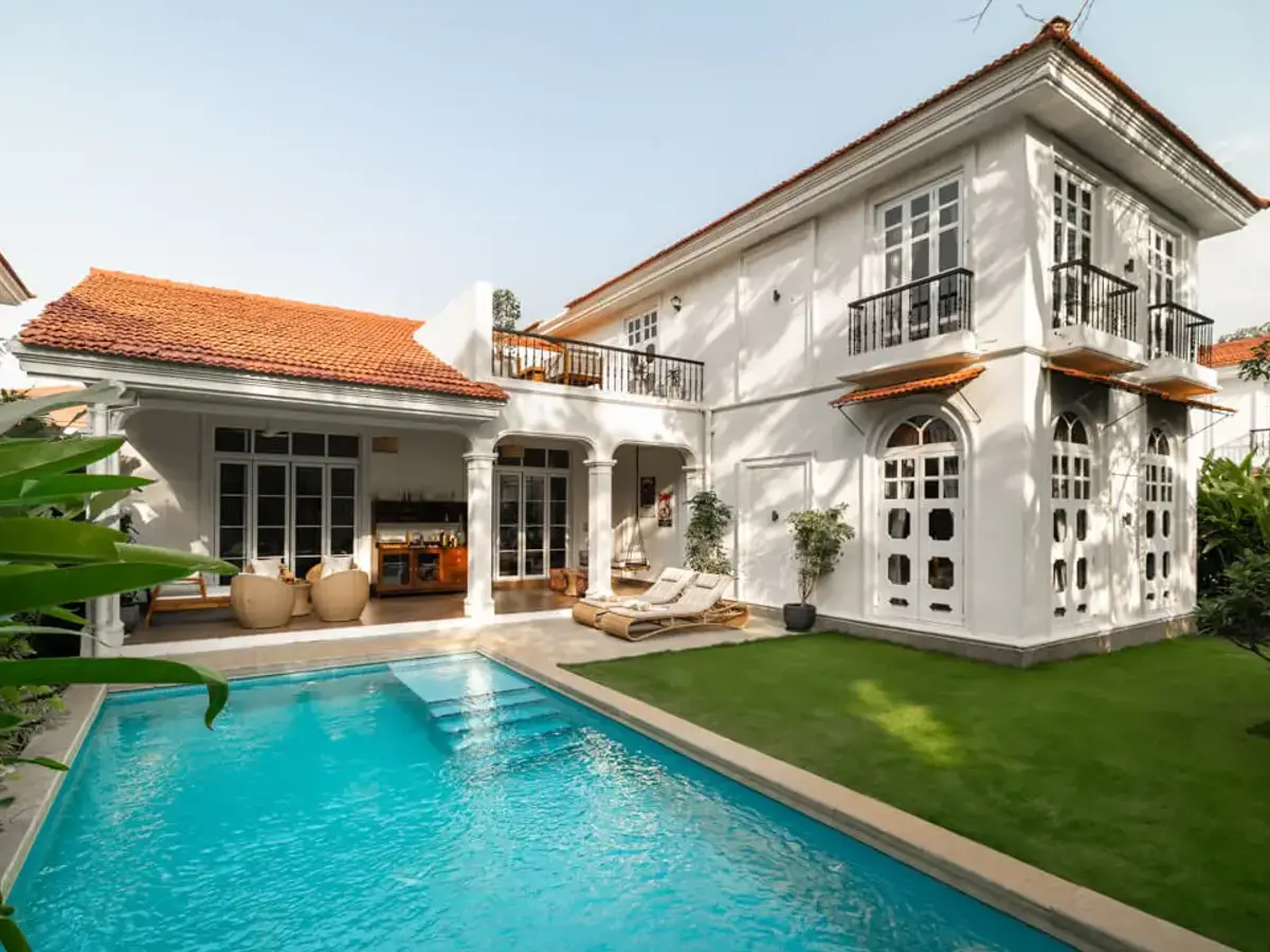 Poolside Facade | Calisto Villa B