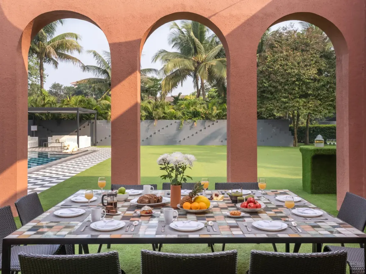 Casa Del - Outdoor Dining Area