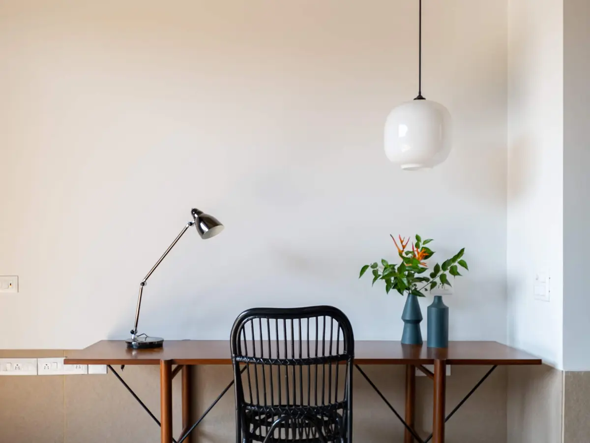 Casa Riviere - Study Table
