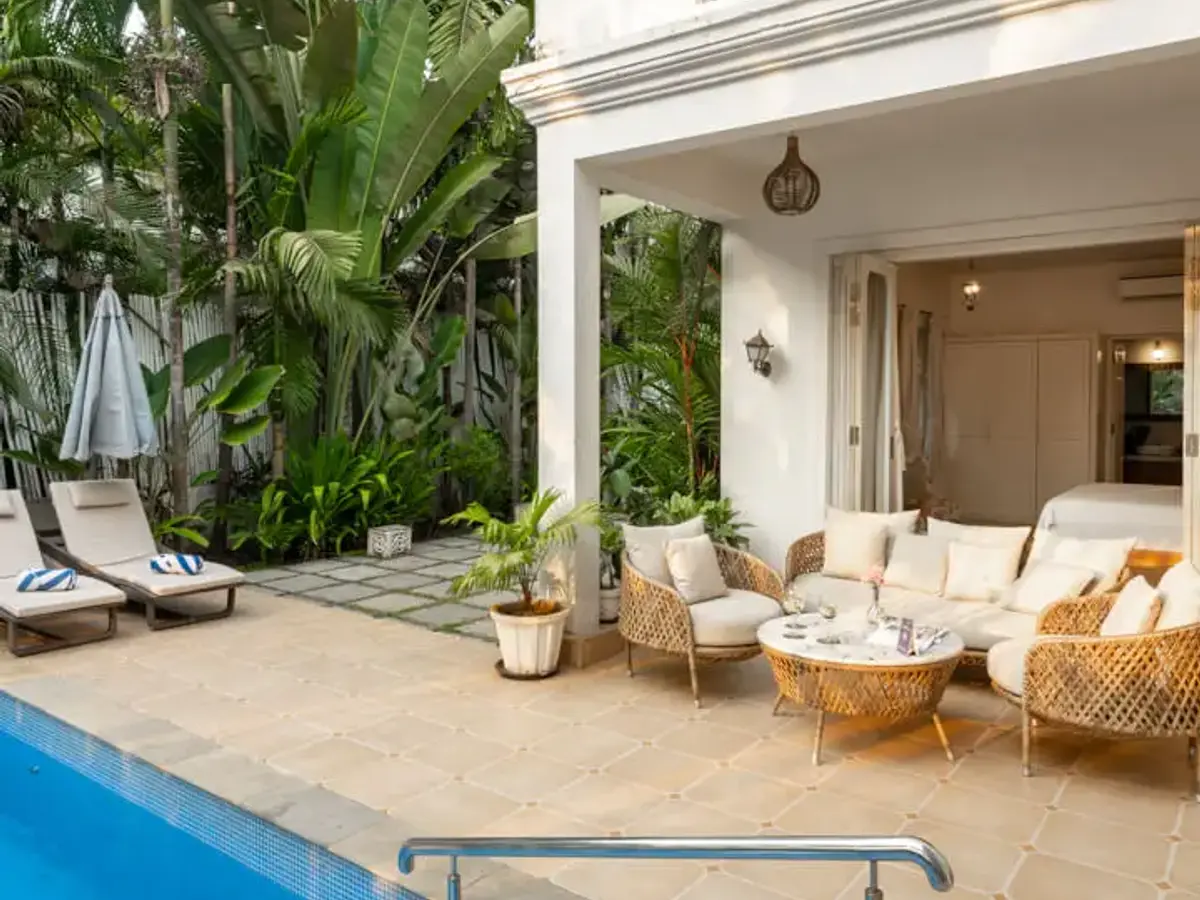 Poolside Seating | Castello 4