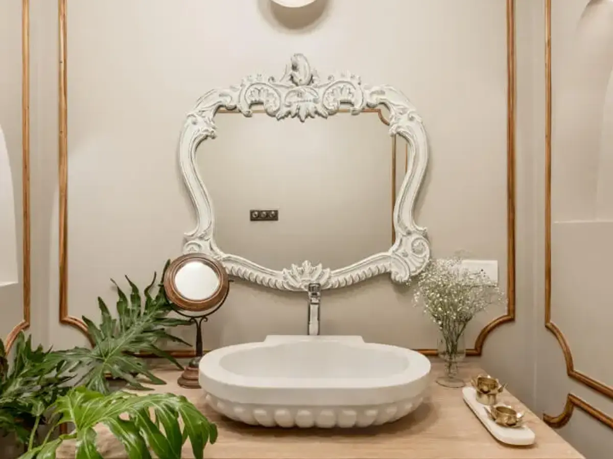 Powder Room | Castello 4