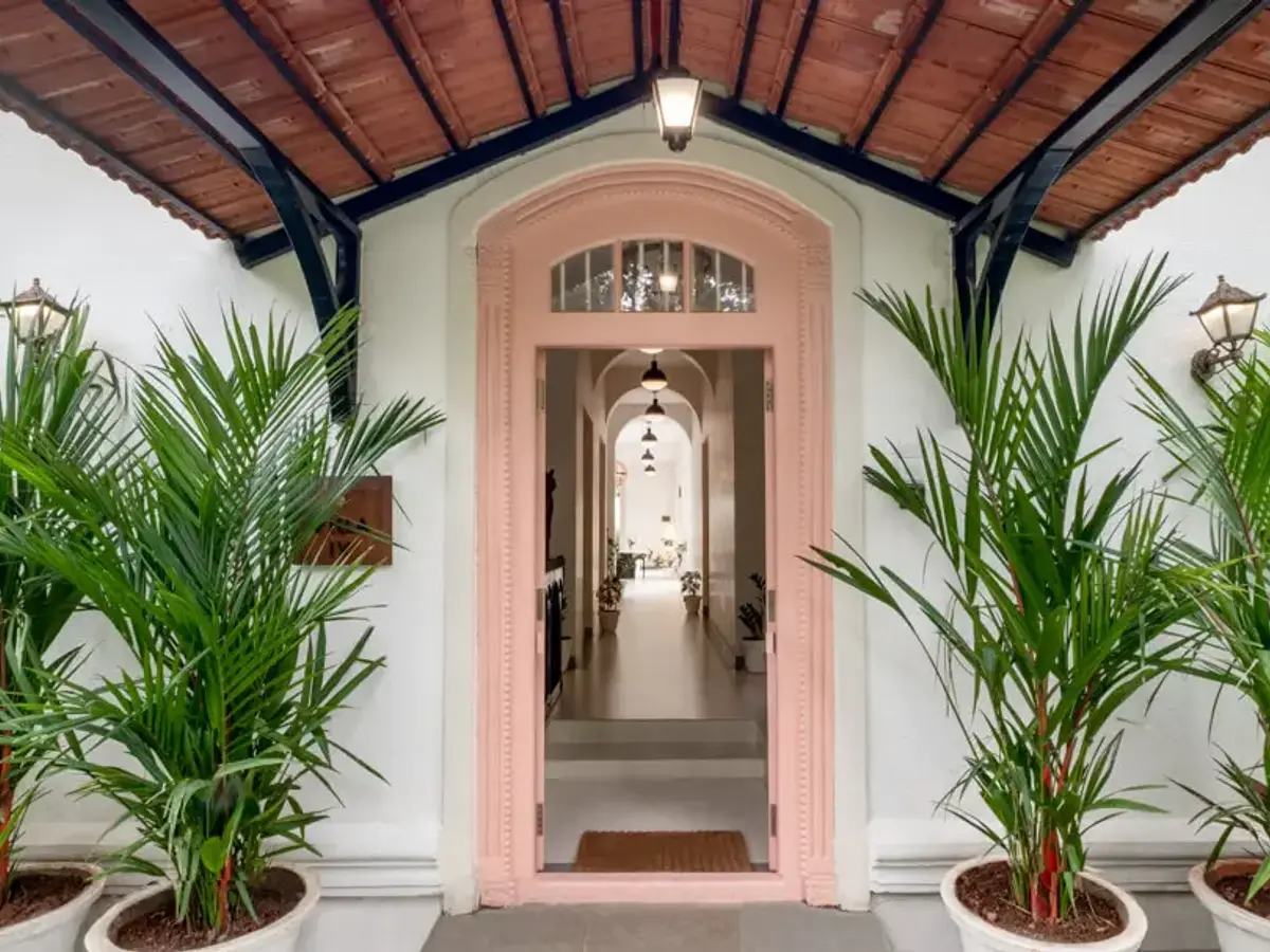 Main Entrance | Castello 4