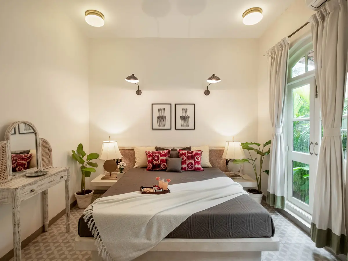 Castello Villa 6 - Spacious Bedroom in Villa