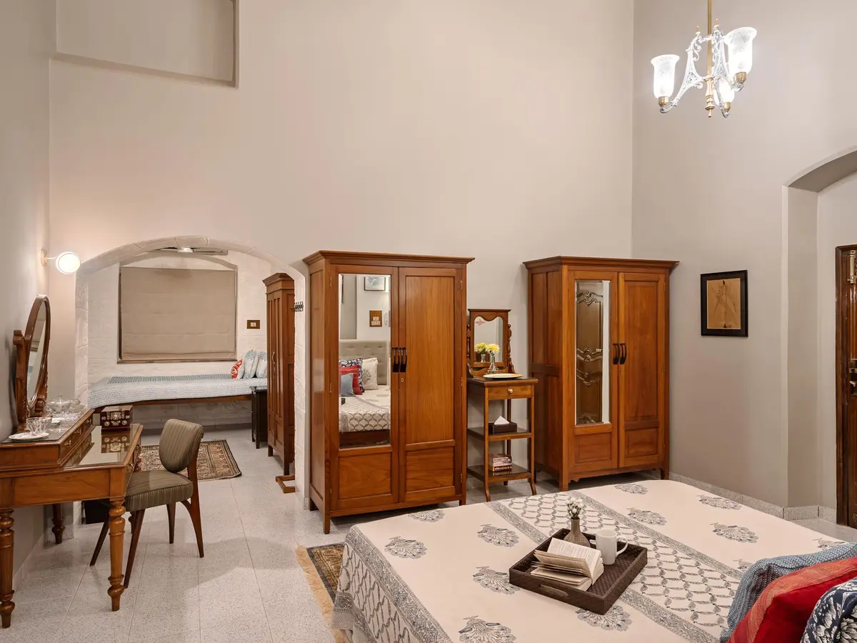 Dulwich Estate - Spacious Bedroom