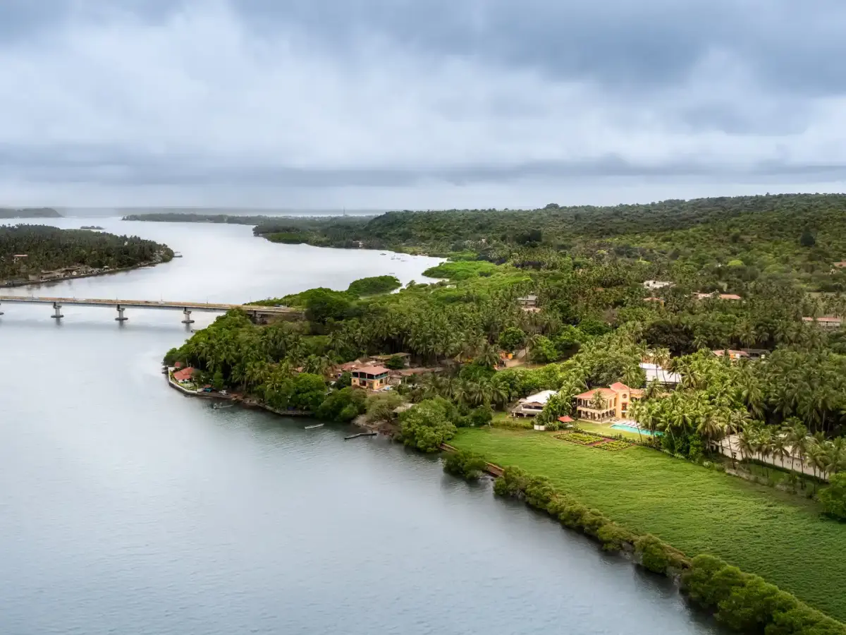 Estate Alta De Palmeira -  River Side Luxury Villa