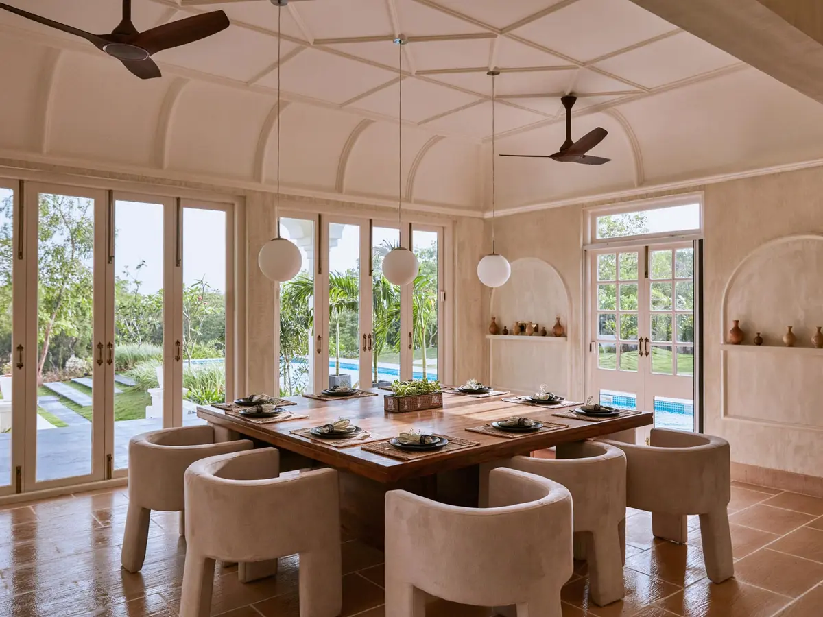 Estate de Frangipani - Dining area