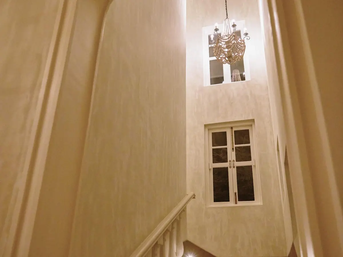 Estate de Frangipani - Stairway