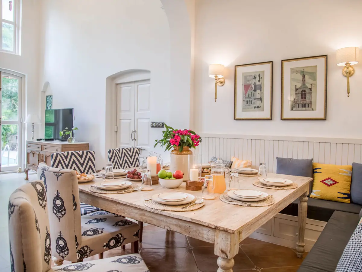 Fonteira Villa H - Dining Table