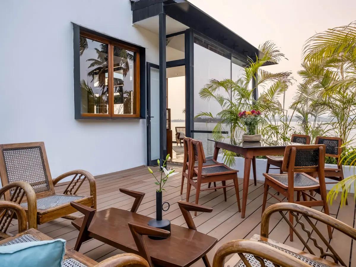 Glasshouse On The Bay - Balcony
