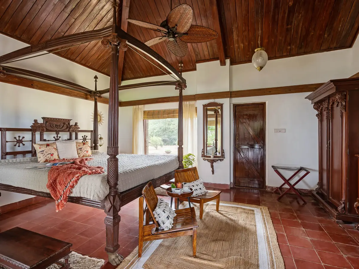 Gold Mist - Bedroom 1