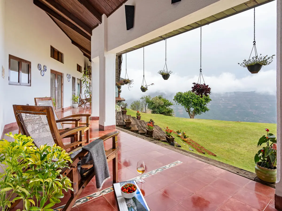 Gold Mist - Verandah