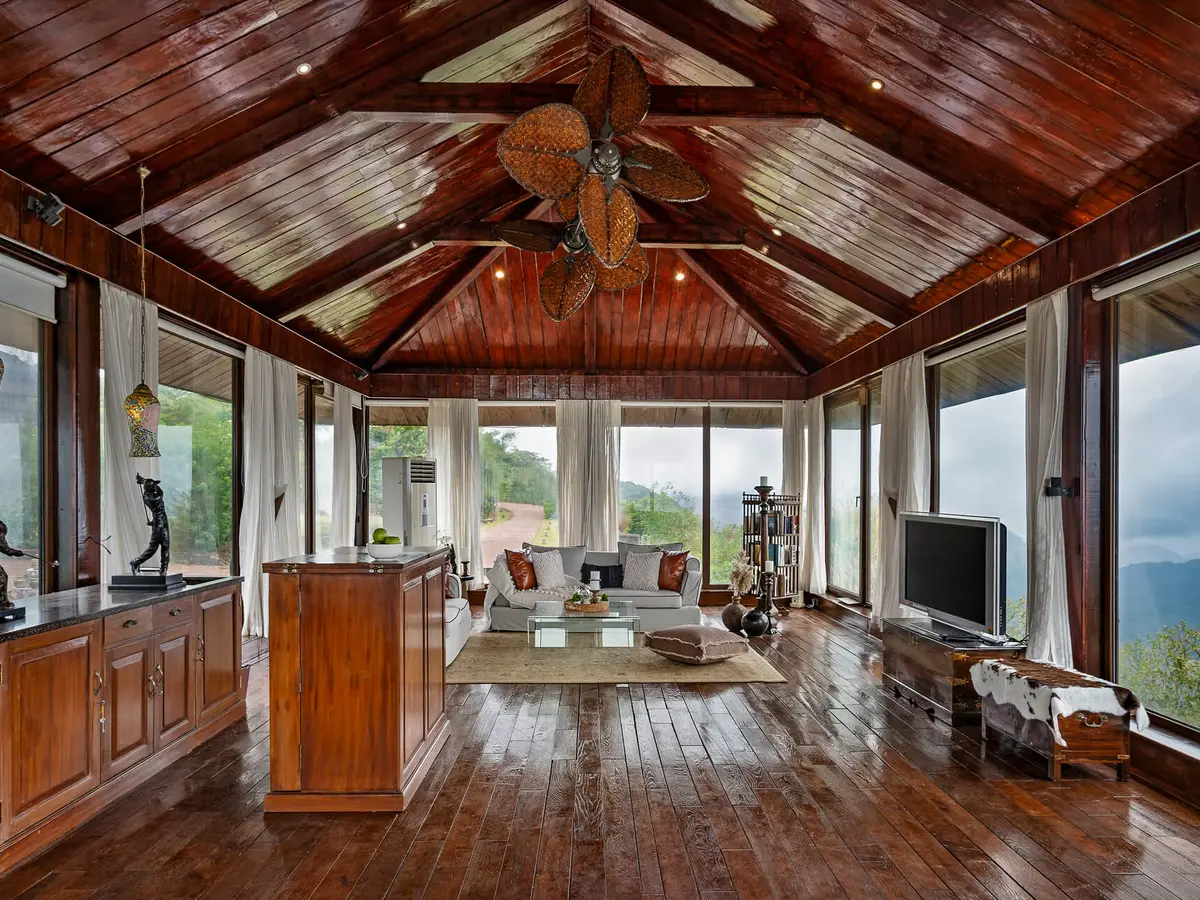 Gold Mist - Living area 1