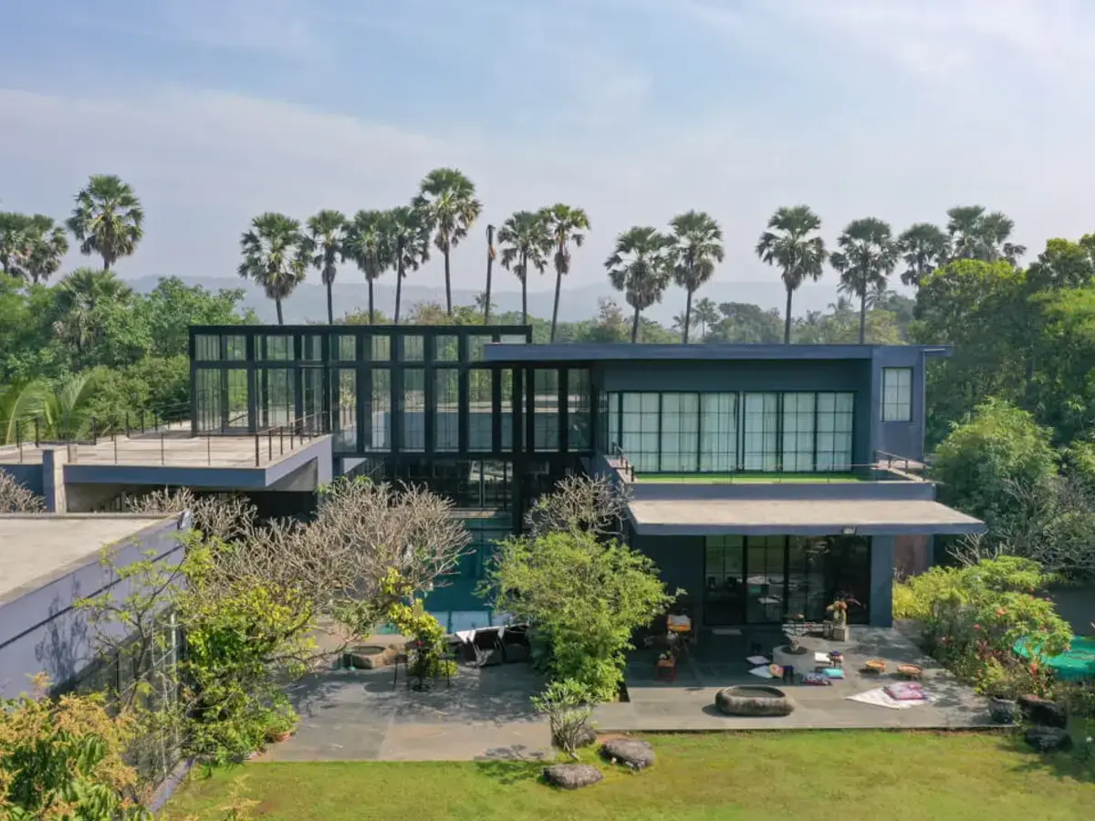 Greystone Manor - Villa Front view