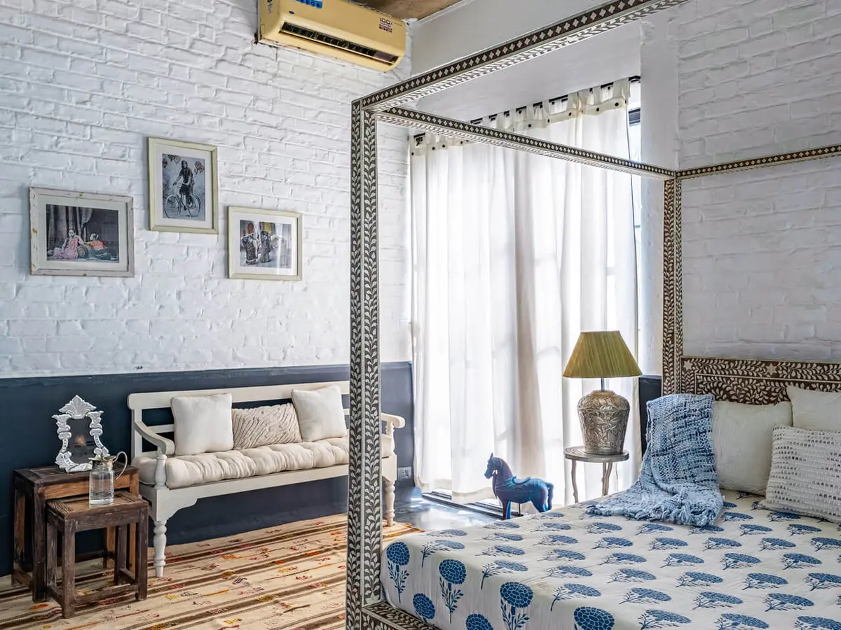 Greystone Manor - Luxurious Bedroom