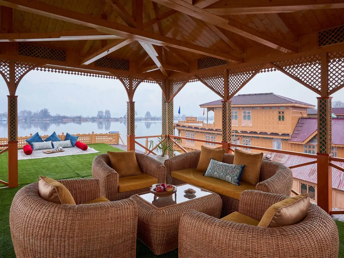 Harmukh Houseboat - Terrace Seating