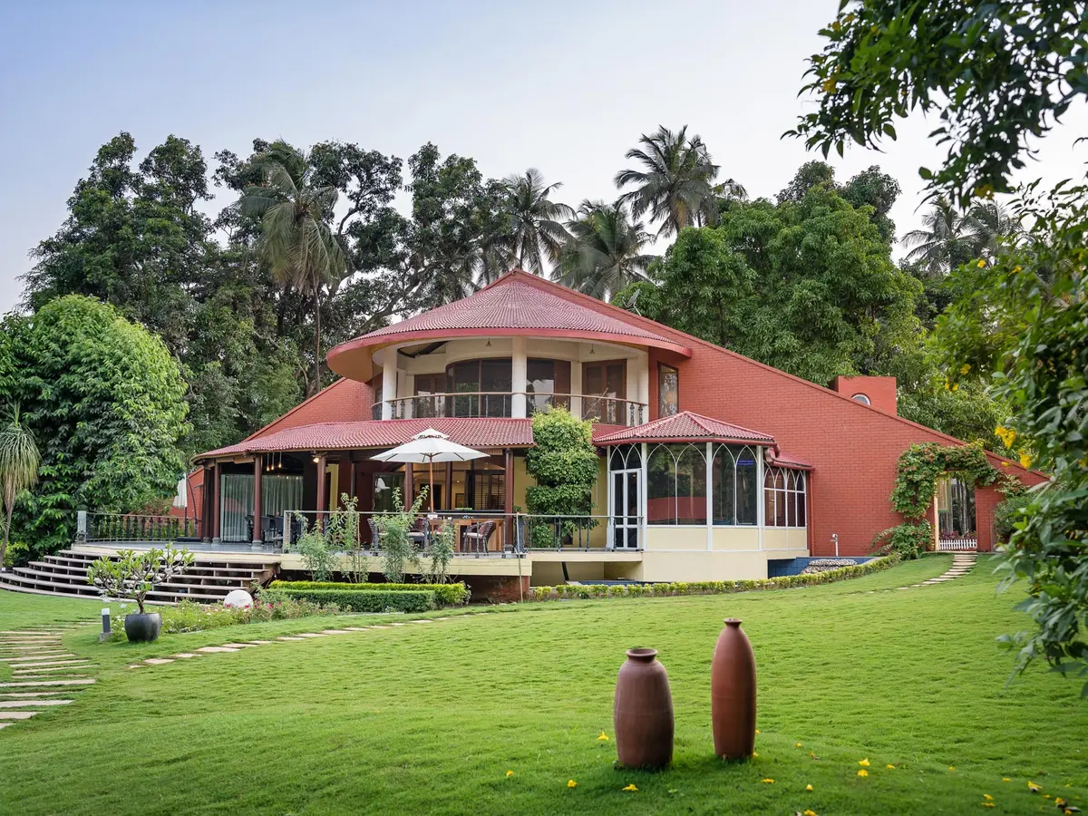 Villa Lani - Facade