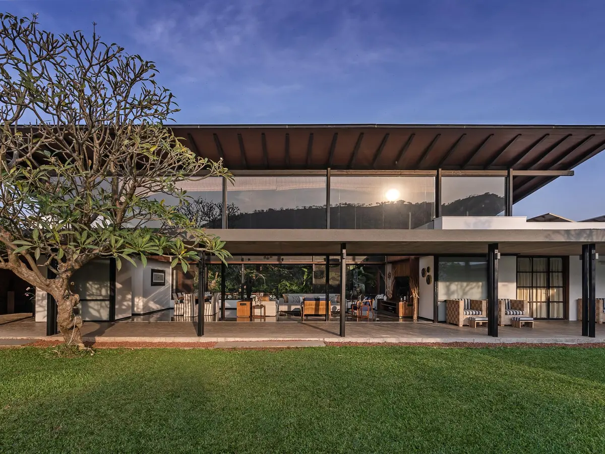 Laterite House - Facade - 2