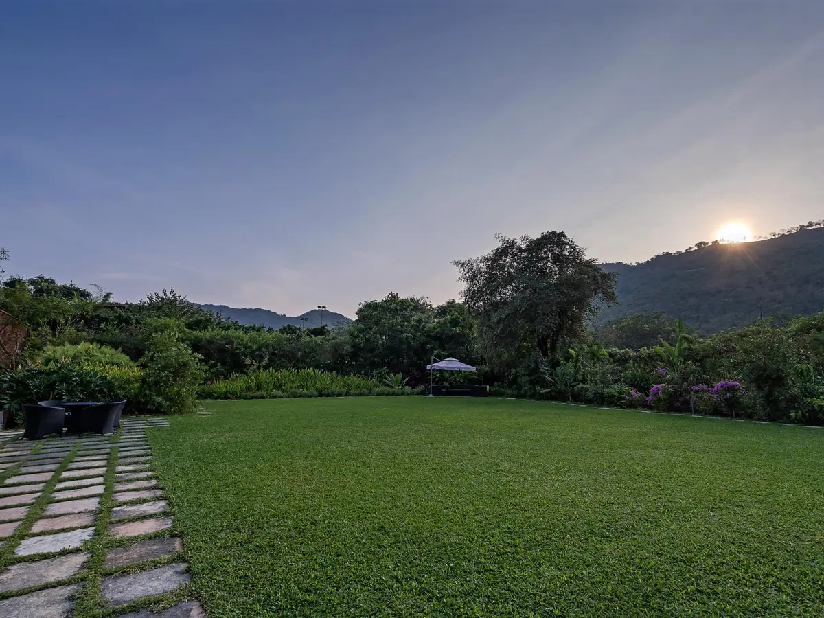 Laterite House - Lawn