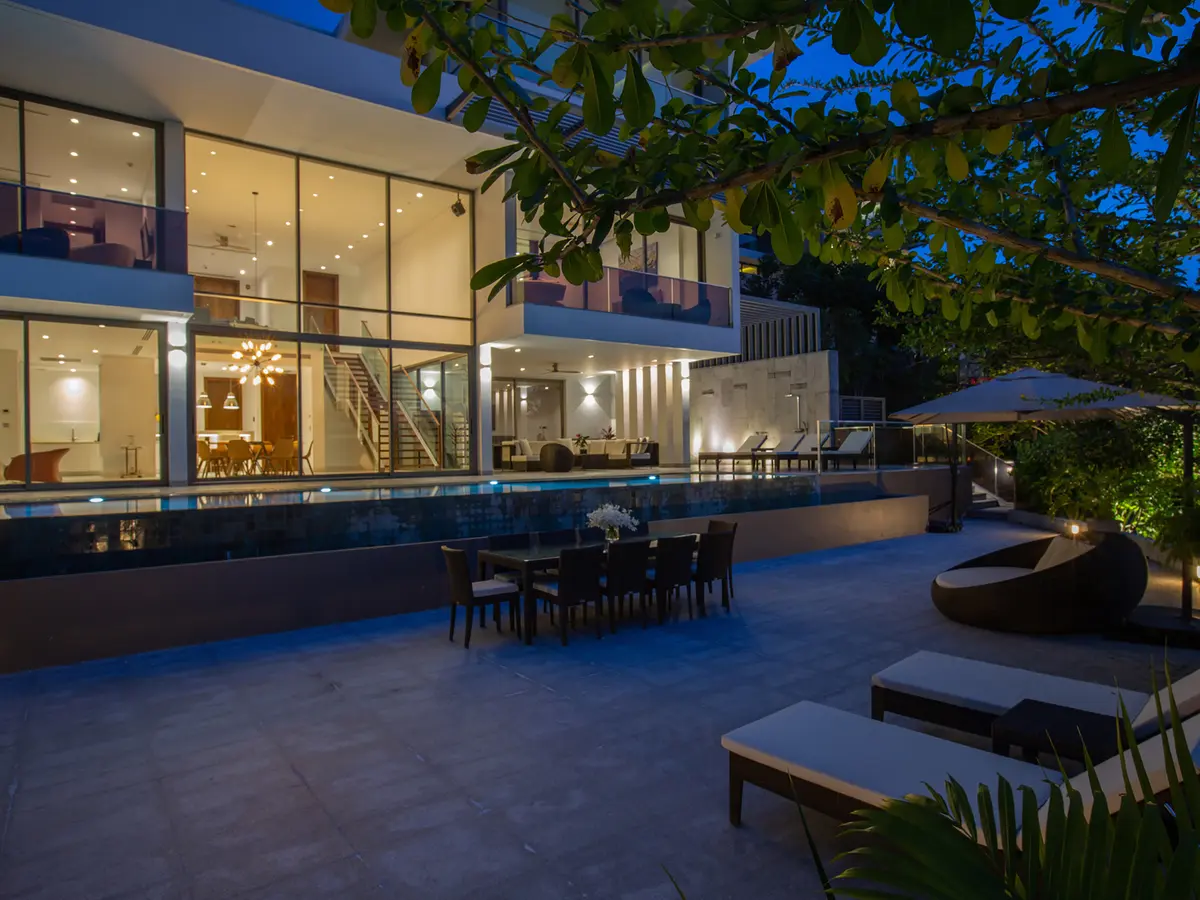 Malaiwana - Patio Duplex - Villa at night
