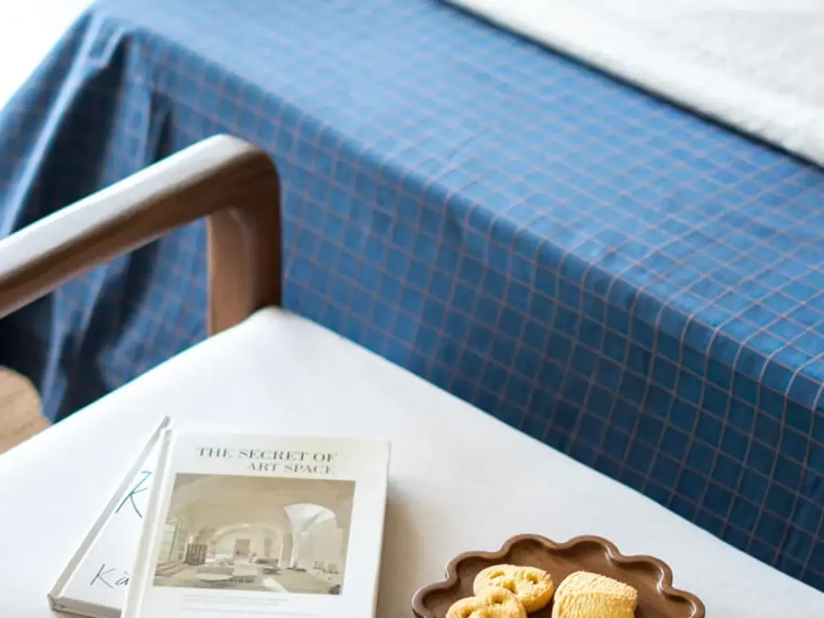 Bedside Seating | Moira Villa 4