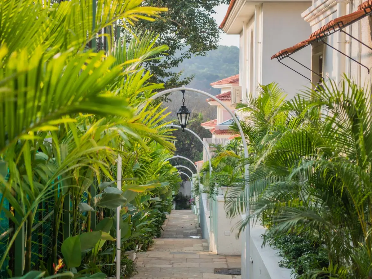 Monforte Villa E – Common Pathway