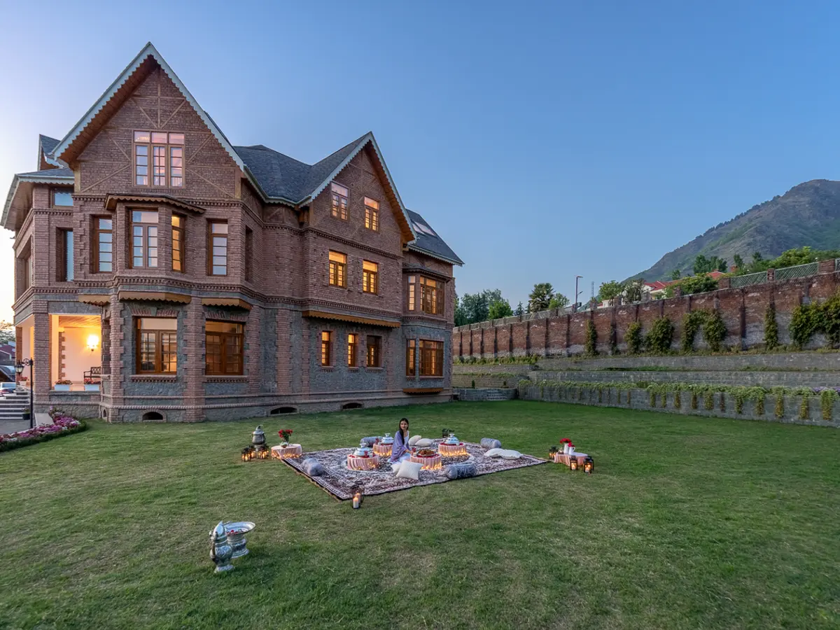 Villa Near Dal Lake Srinagar | Noor By Lohono