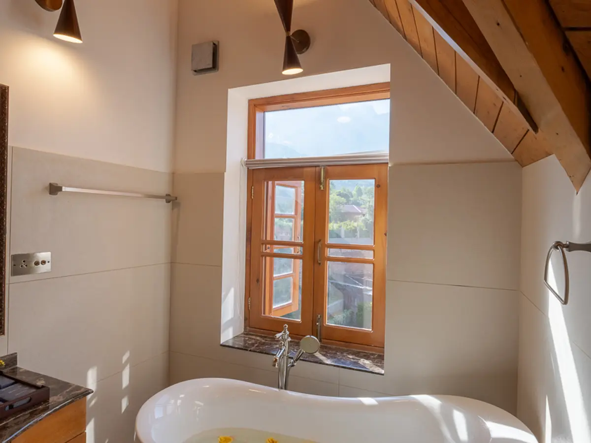 Bathroom 6 | Noor - Srinagar