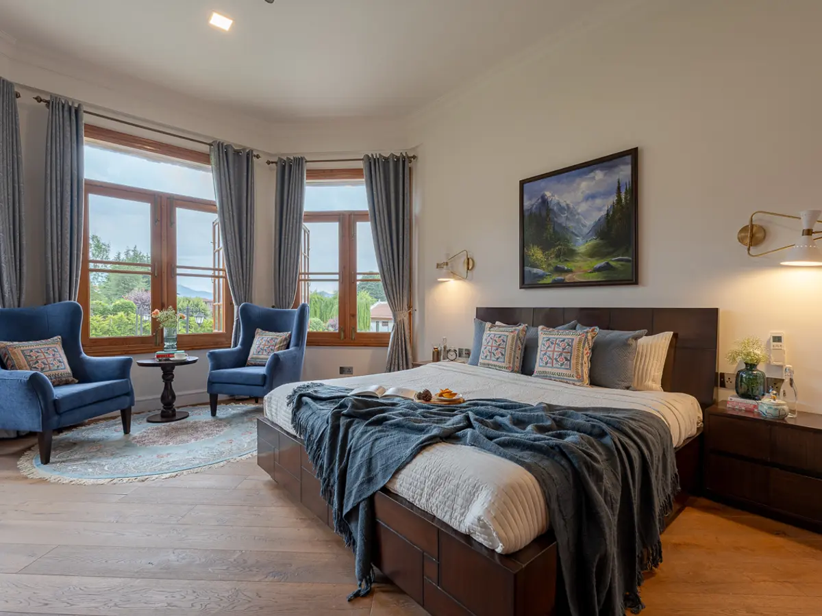 Luxury Bedroom 1 - Noor, Srinagar by Lohono