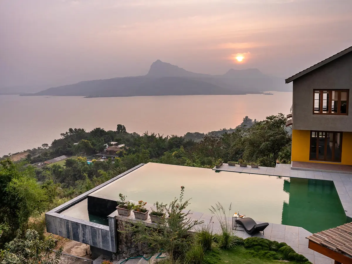 Om Anantha - Infinitum - Pool