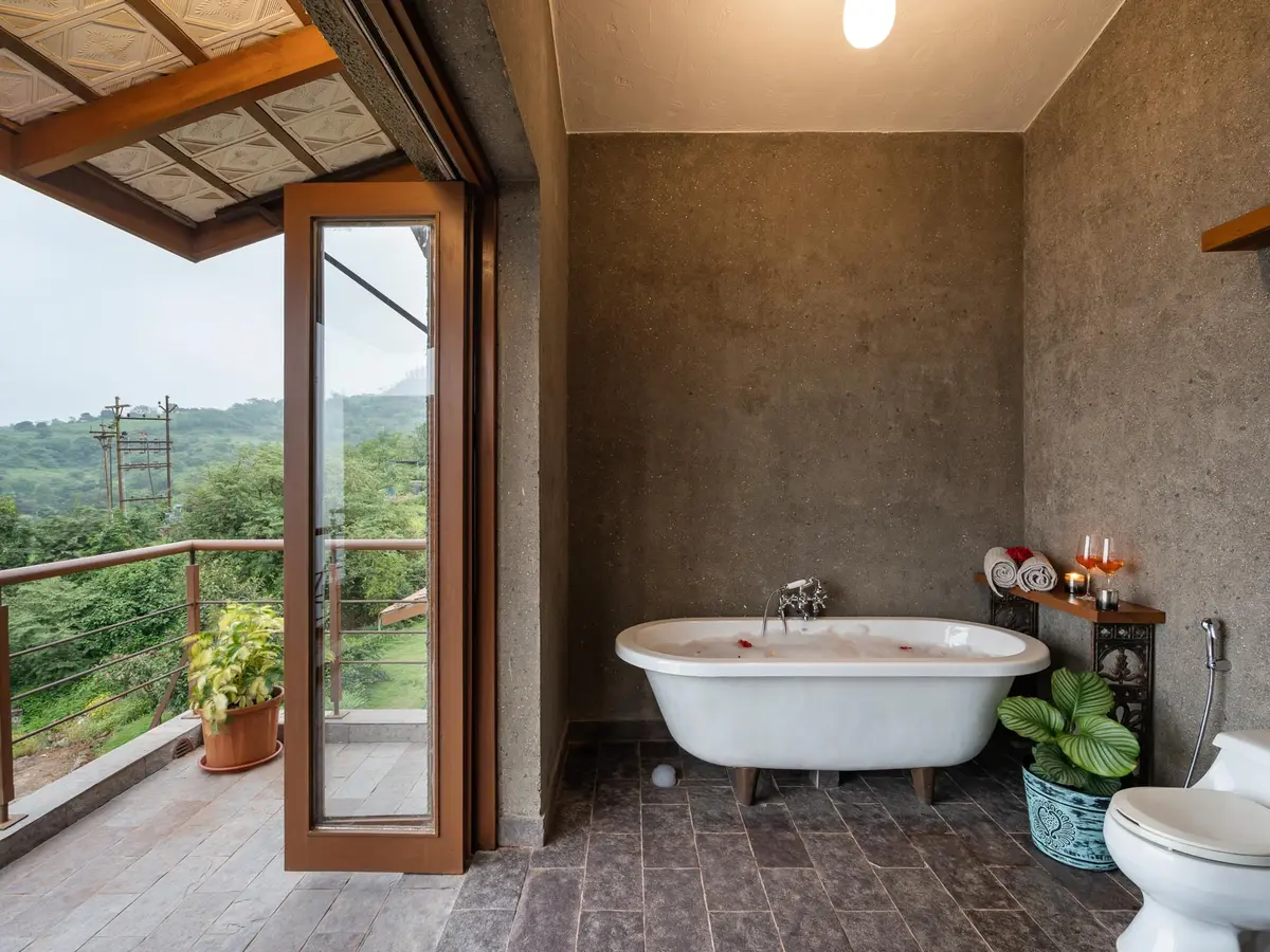 Om Anantha - Infinitum -  Bathroom with a bathtub