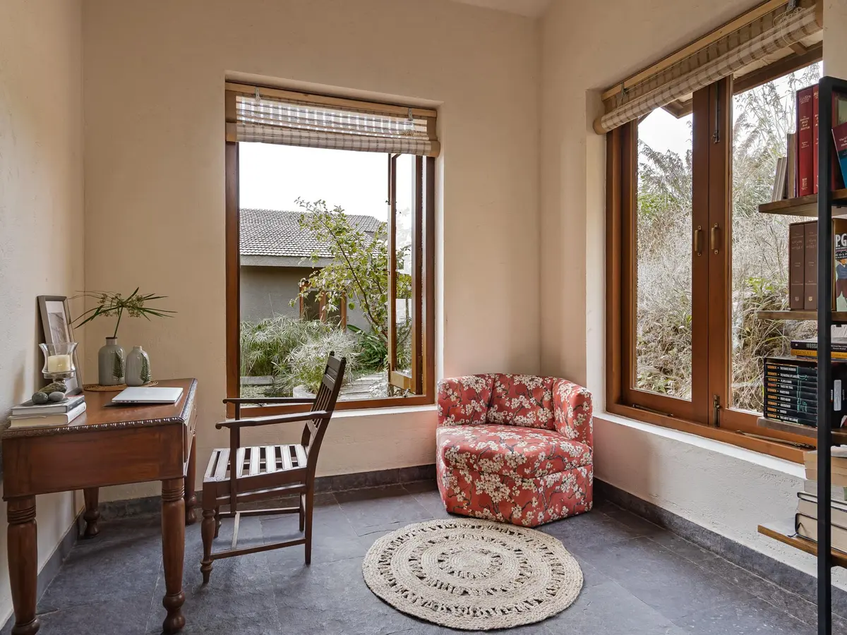 Om Anantha - Study Room