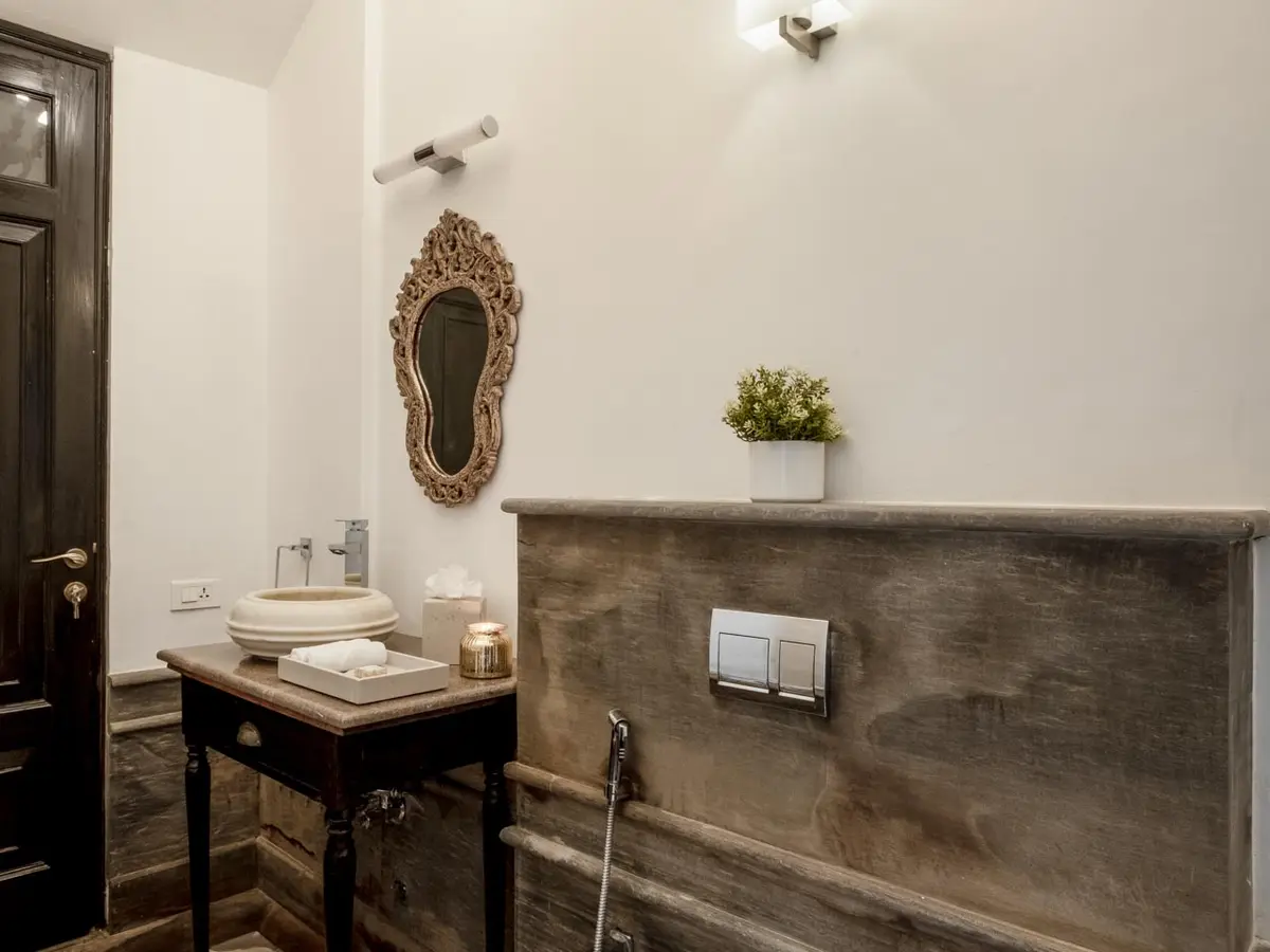 Orchard Villa - Powder Room