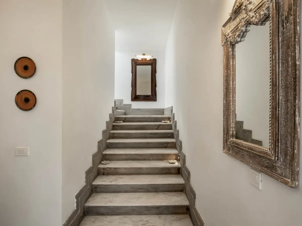 River Villa - Stairway